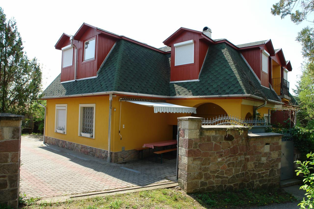 Апартаменти Valentina Apartmanhaz Богач Екстер'єр фото