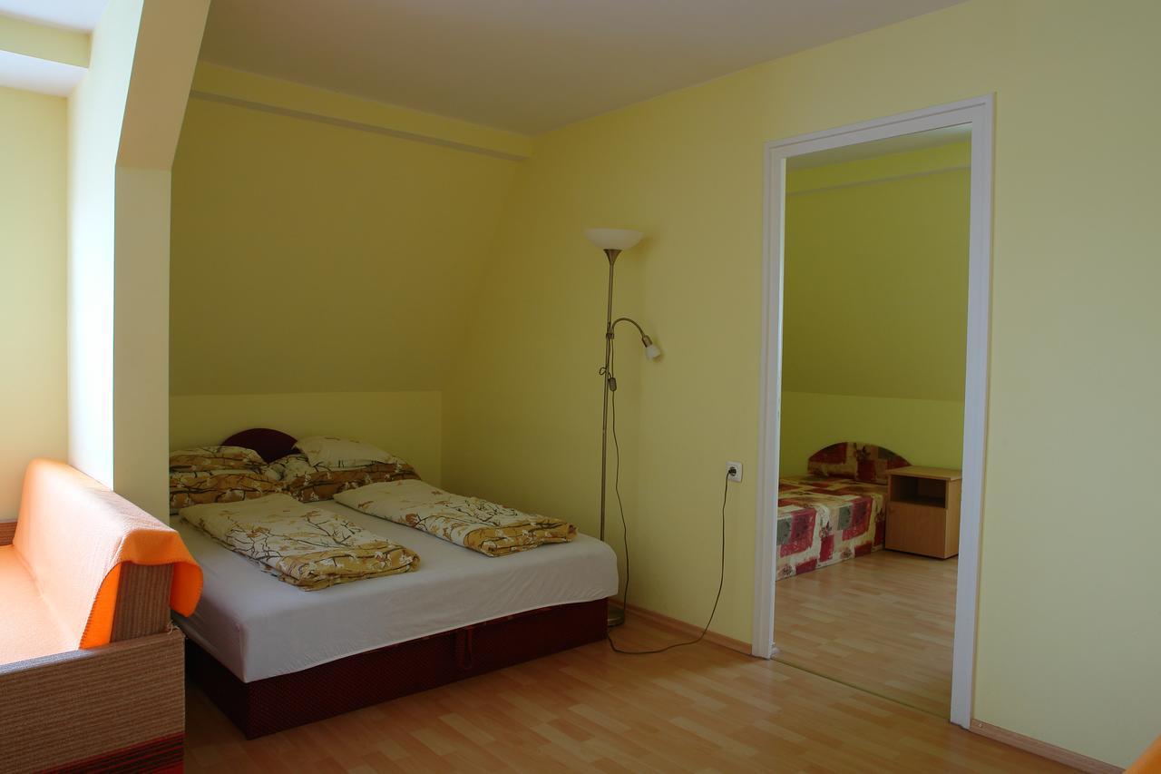 Апартаменти Valentina Apartmanhaz Богач Екстер'єр фото